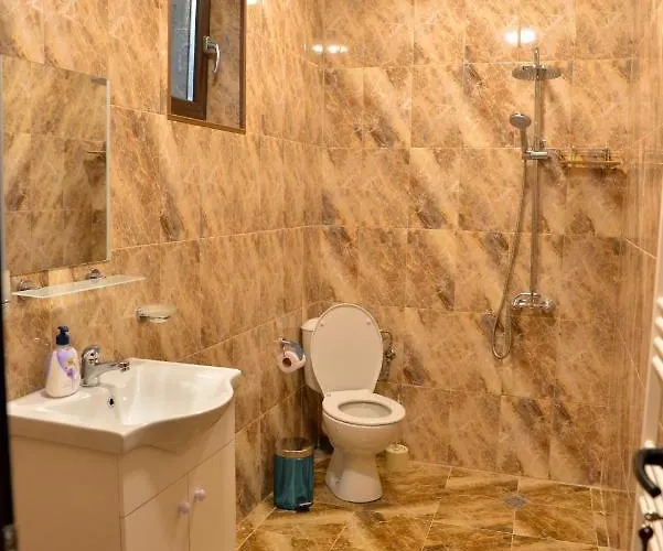 неси Semesterbostad